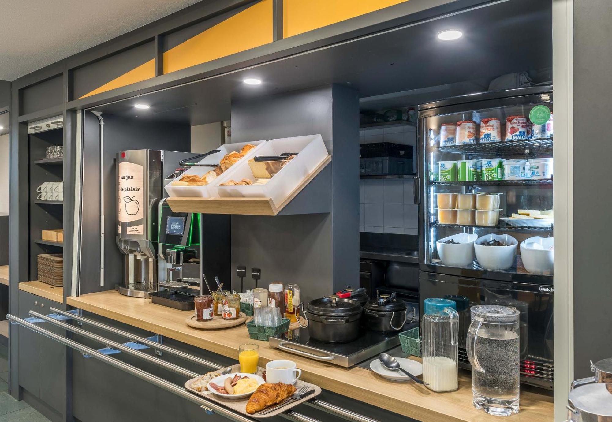 B&B Hotel Laval Change Eksteriør bilde