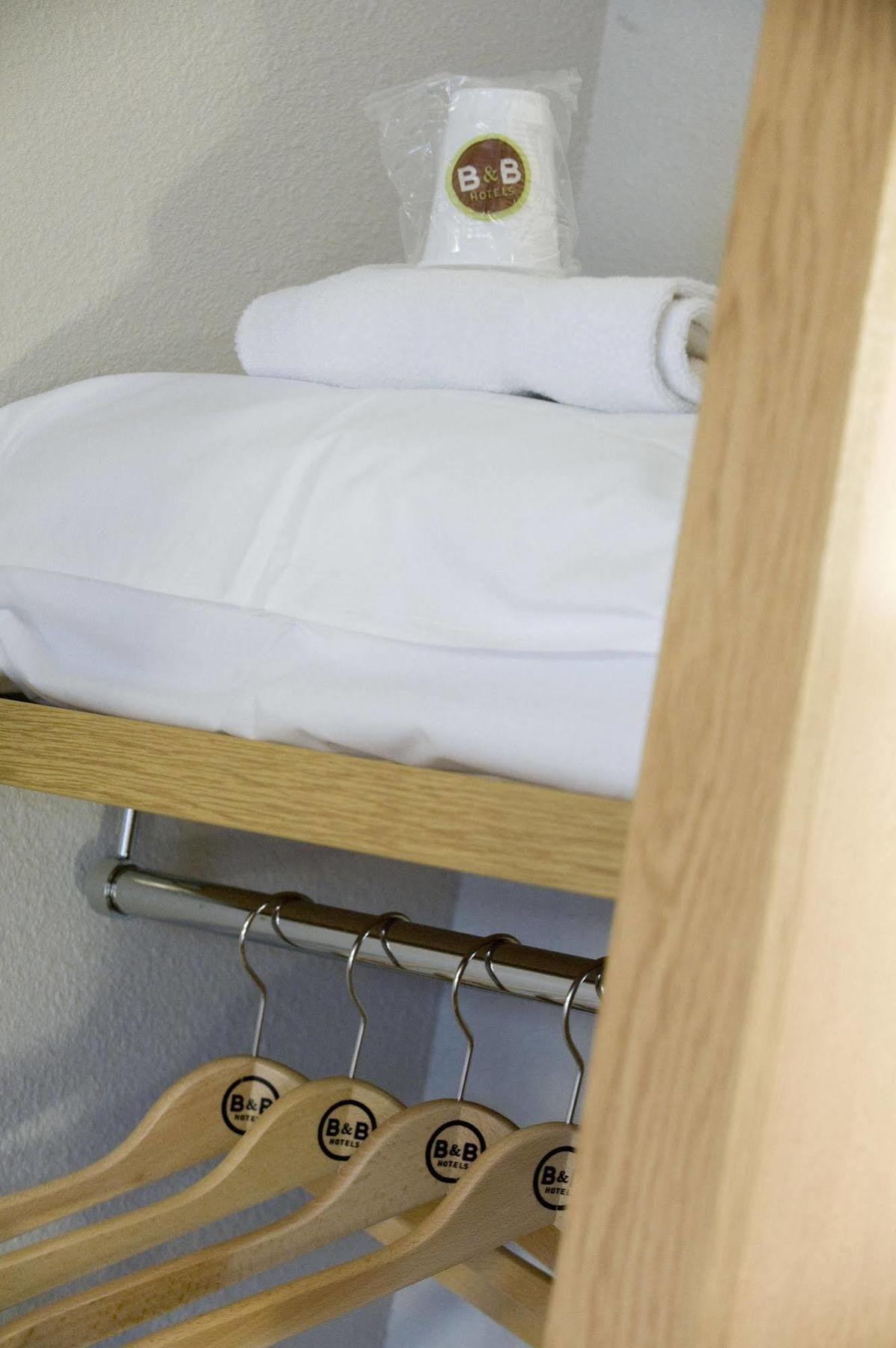 B&B Hotel Laval Change Eksteriør bilde